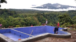 making swimming pool at senaru